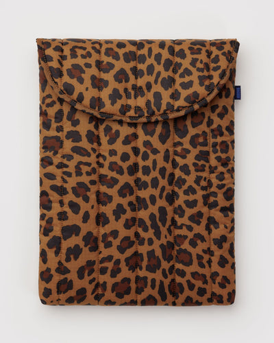Baggu puffy laptop sleeve 16 inch in Leopard