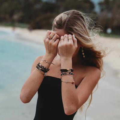 K'lani Connect hair tie with interconnected circle charm detail